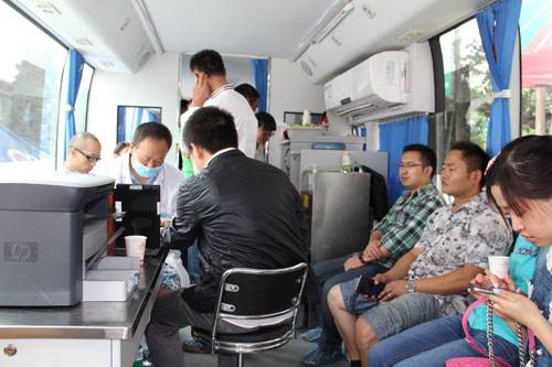 在献血车献血应该注意什么？01