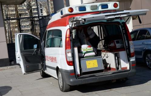 救护车生产厂家简析车内的医疗配置有哪些？