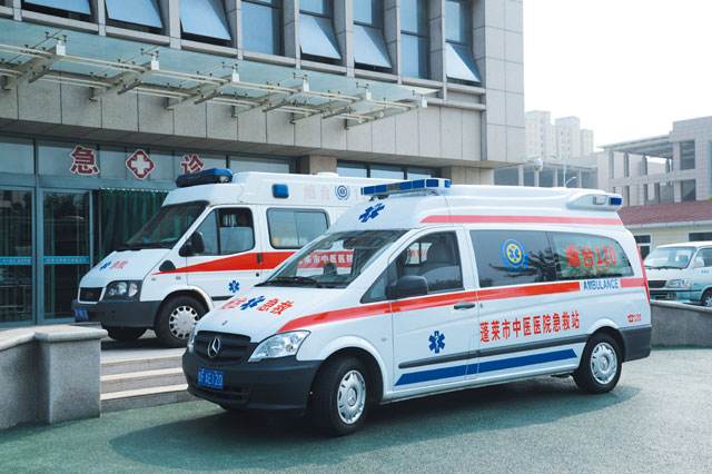 广州救护车厂家跟你聊聊为什么无人避让救护车？02