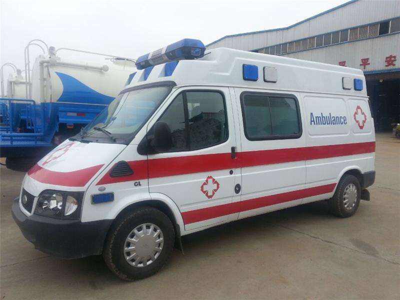 救护车和医疗车有什么区别？救护车厂家专业为你解答。01